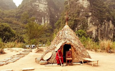 Limousine: Hoa Lu - Mua Cave - Trang An